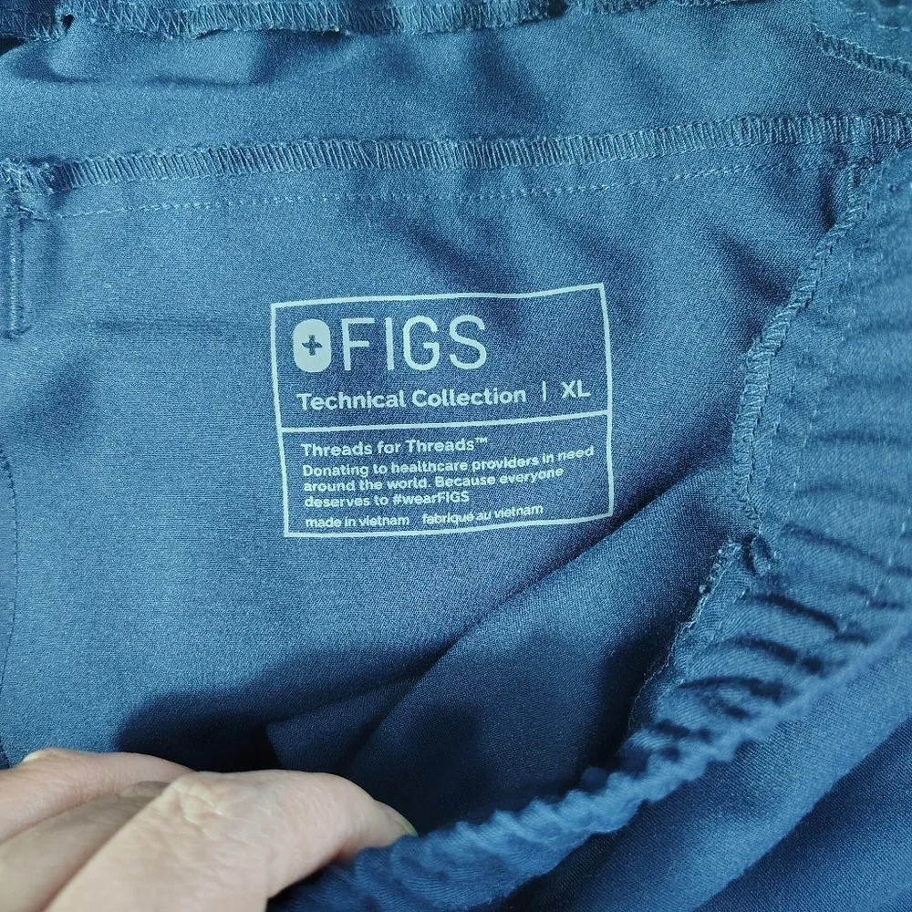 Figs medical professional scrub jogger pants Tansen men's navy blue size XL.